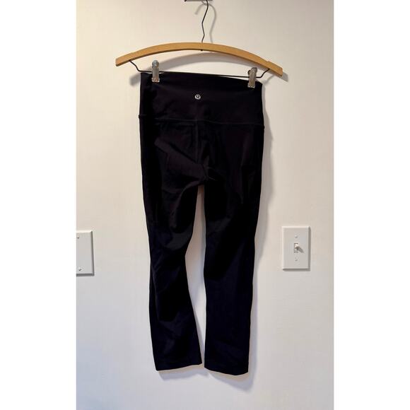 Women’s Lululemon size 4 black leggings - Picture 2 of 4